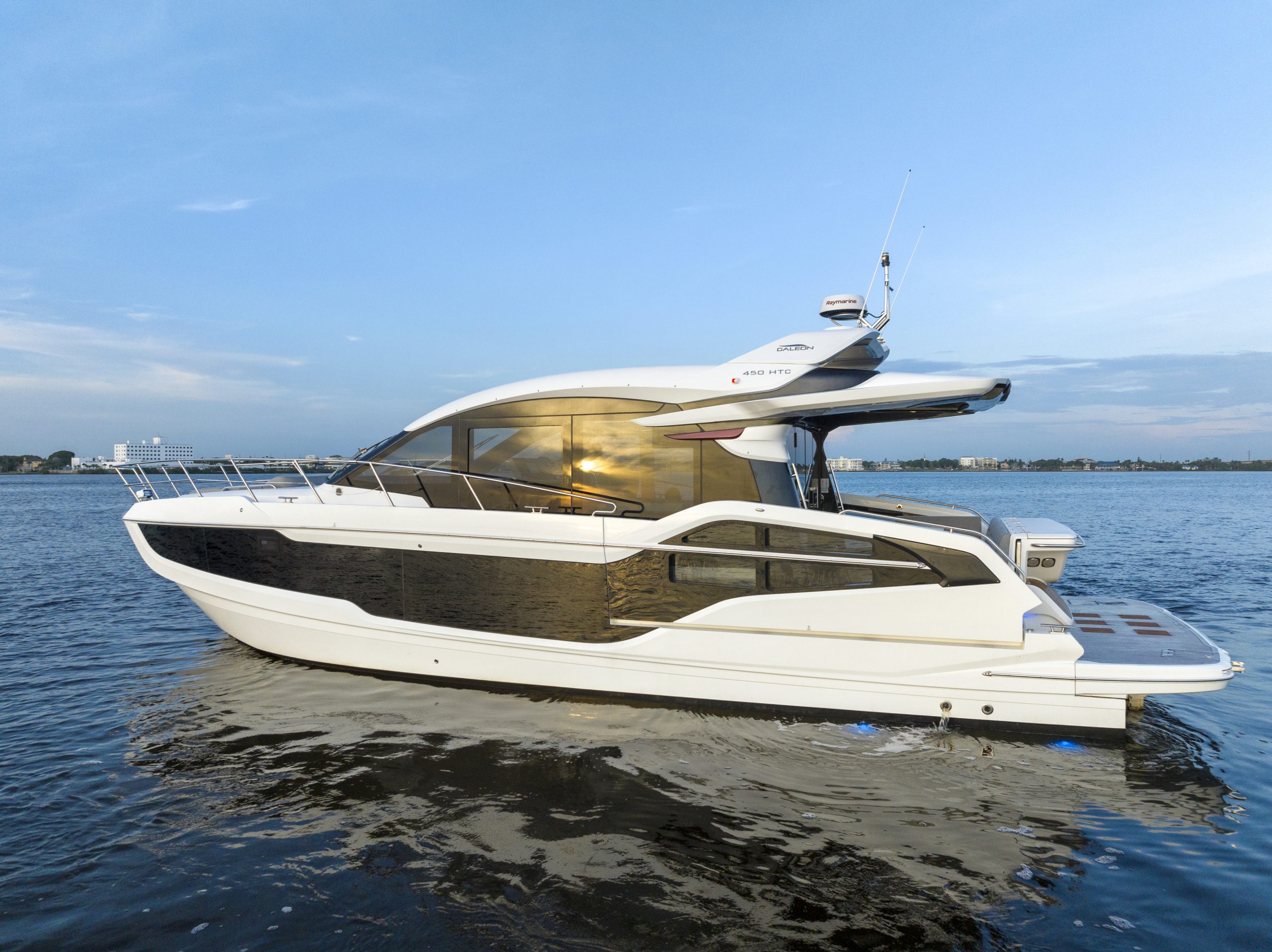 Galeon 450 HTC