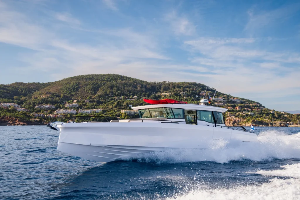 Axopar 45 XC Cross Cabin