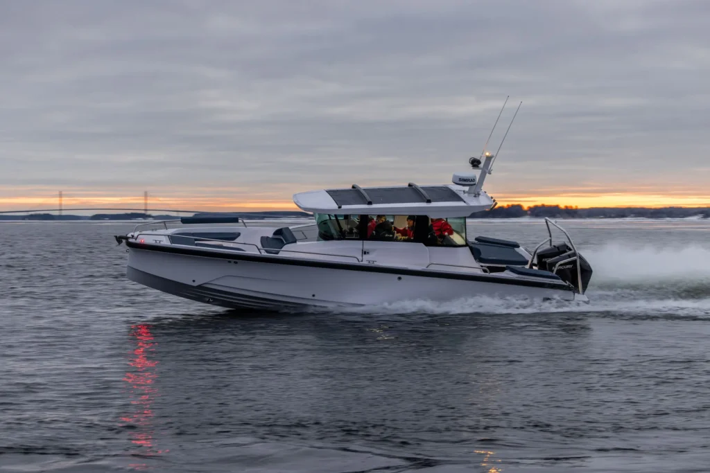 Axopar 29 XC Cross Cabin